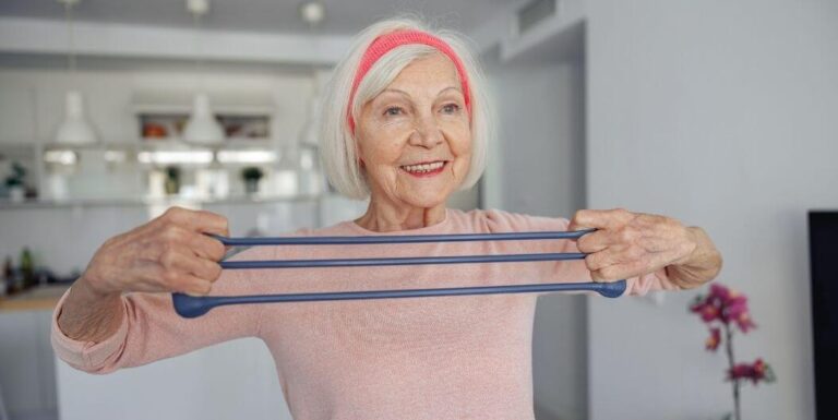 The Benefits of Resistance Training for Seniors in Assisted Living